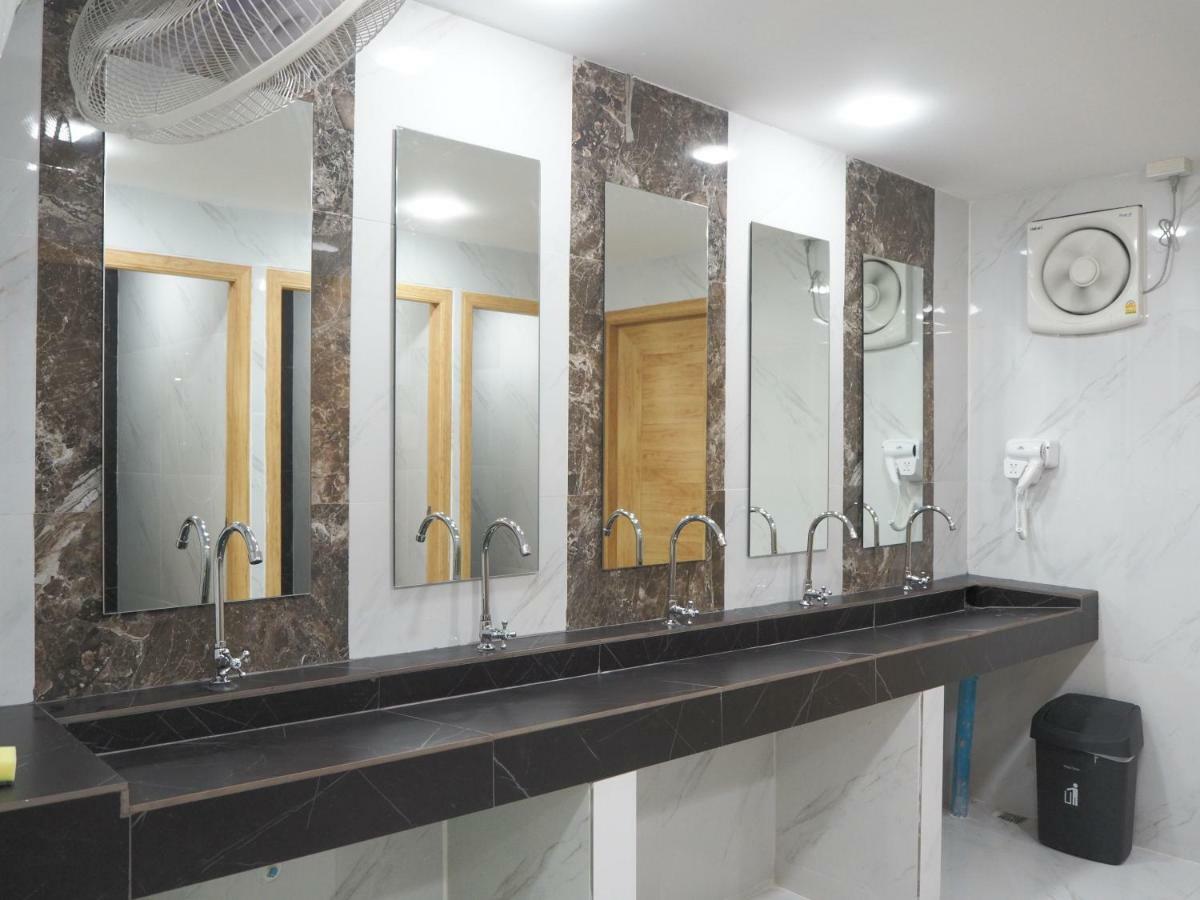 Terminal Hostel Lampang Kültér fotó
